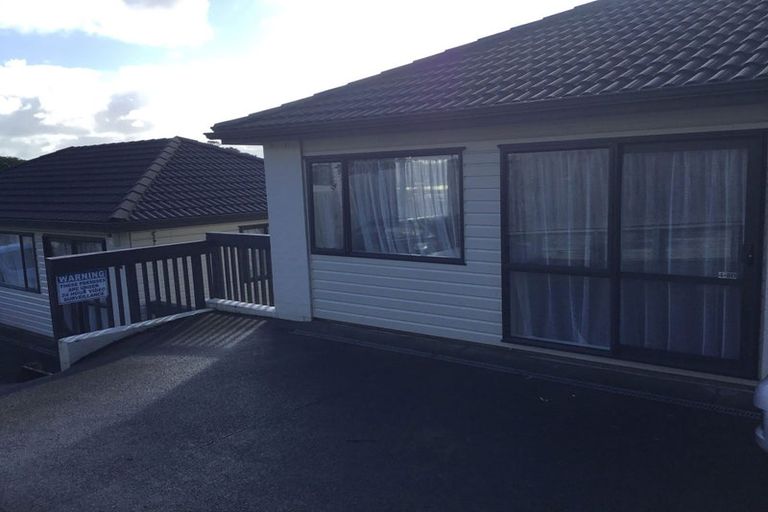 Photo of property in 8d Schnapper Rock Road, Schnapper Rock, Auckland, 0632