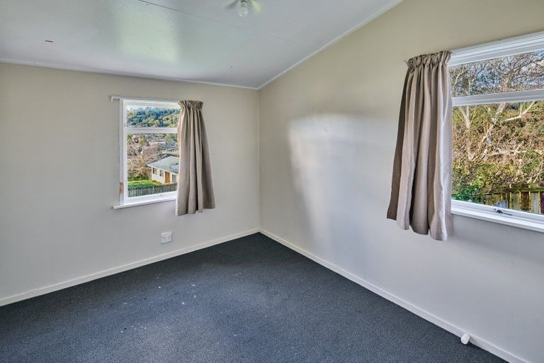 Photo of property in 26 Aniseed Grove, Timberlea, Upper Hutt, 5018
