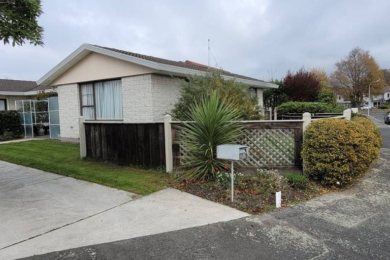 Photo of property in 1/14 Resolution Place, Bryndwr, Christchurch, 8053