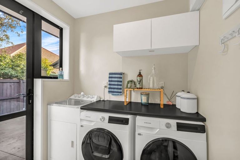 Photo of property in 10 Courtfield Close, Parklands, Christchurch, 8083