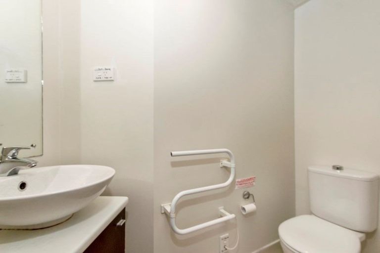 Photo of property in Heritage Tower Apartments, 517/22 Nelson Street, Auckland Central, Auckland, 1010