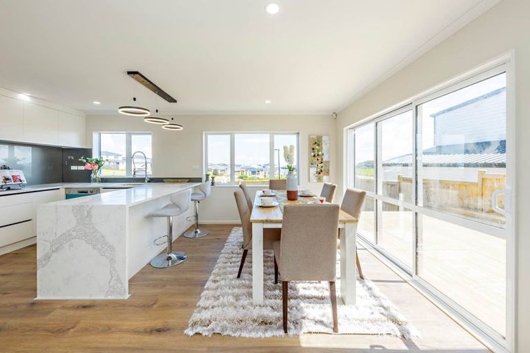 Photo of property in 16 Te Aramanu Crescent, Papakura, 2110