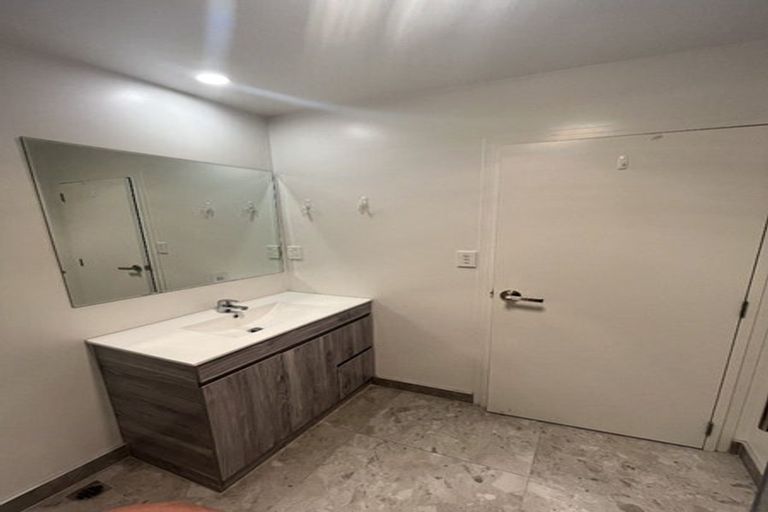 Photo of property in 3/86 Fred Taylor Drive, Westgate, Auckland, 0814