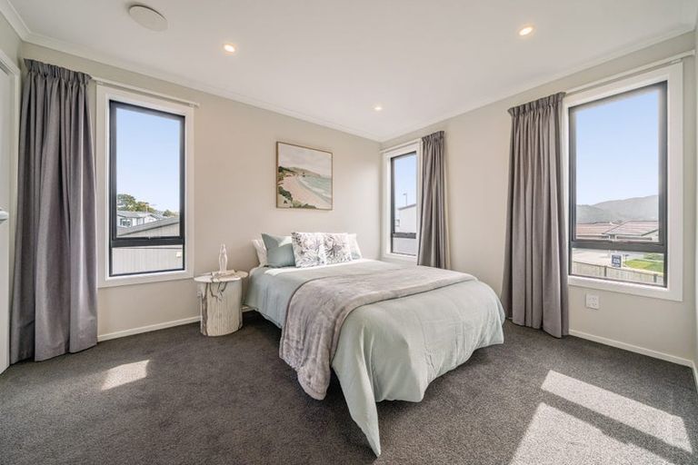 Photo of property in 52 Mawai Hakona Drive, Wallaceville, Upper Hutt, 5018