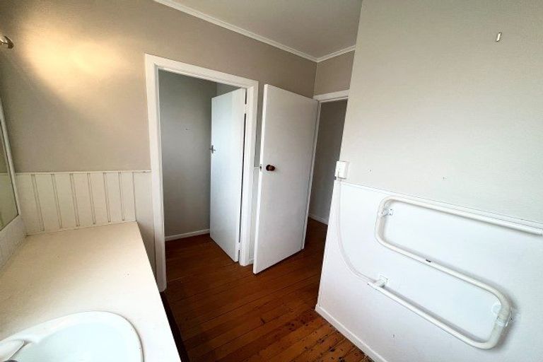 Photo of property in 5 Kokiri Street, Te Atatu South, Auckland, 0610