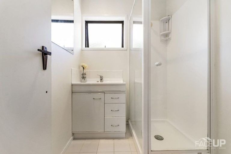 Photo of property in 1/14 Ti Nana Crescent, Henderson, Auckland, 0610