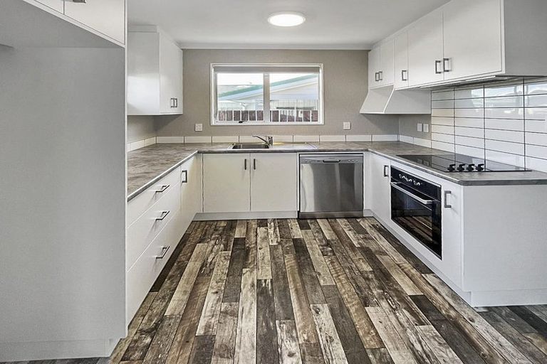 Photo of property in 12 Lockhart Avenue, Milson, Palmerston North, 4414