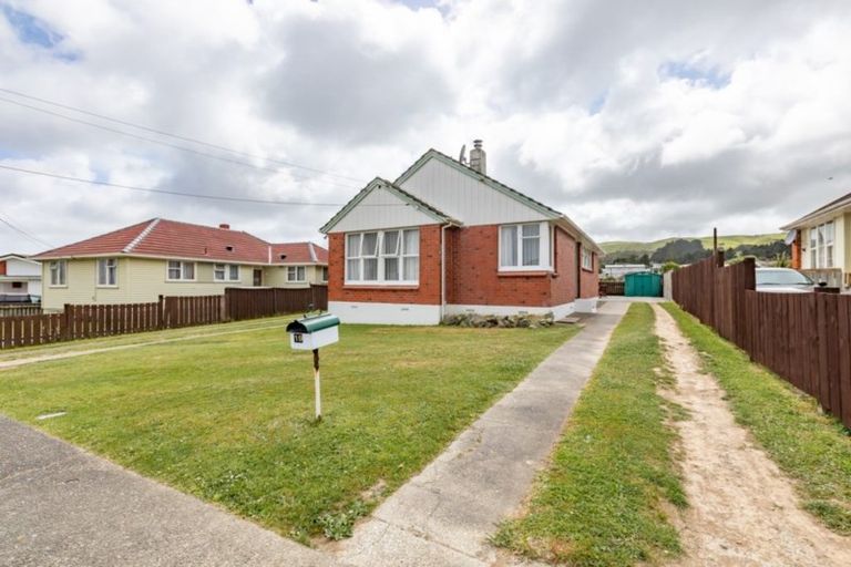 Photo of property in 19 Justine Street, Cannons Creek, Porirua, 5024