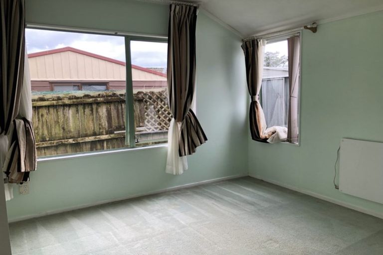Photo of property in 6 Waylen Place, Burswood, Auckland, 2013