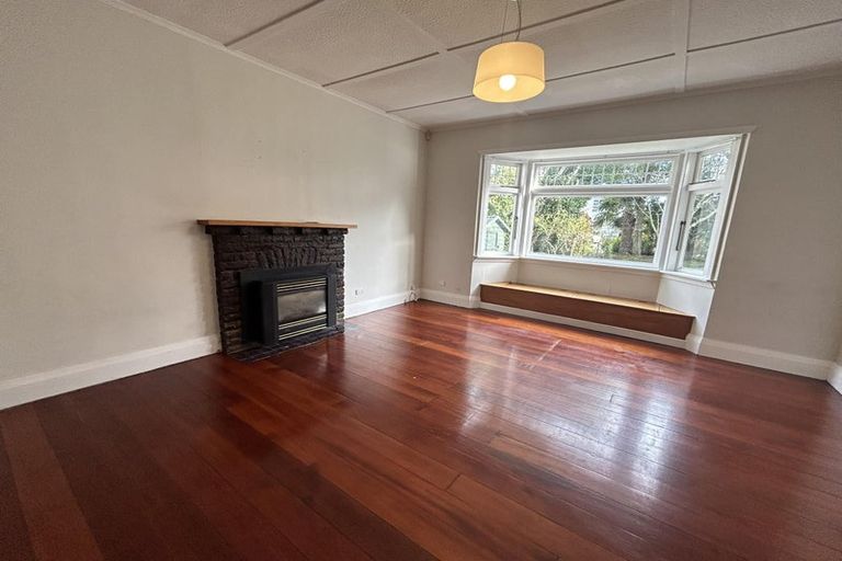 Photo of property in 122 Waiwhetu Road, Waterloo, Lower Hutt, 5011