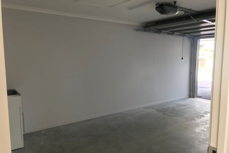 Photo of property in 2/23 Montgomery Crescent, Bader, Hamilton, 3206