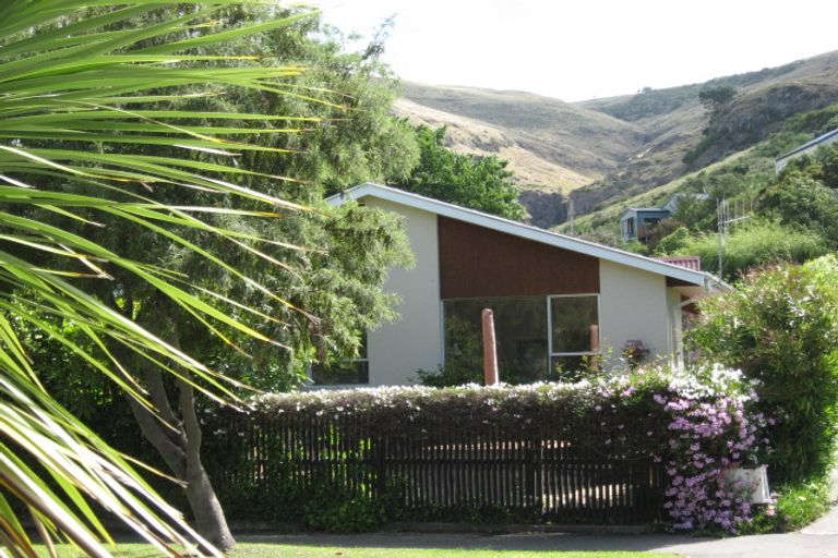 Photo of property in 1/3 Finnsarby Place, Sumner, Christchurch, 8081