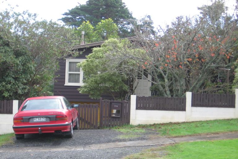 Photo of property in 773 Swanson Road, Swanson, Auckland, 0612