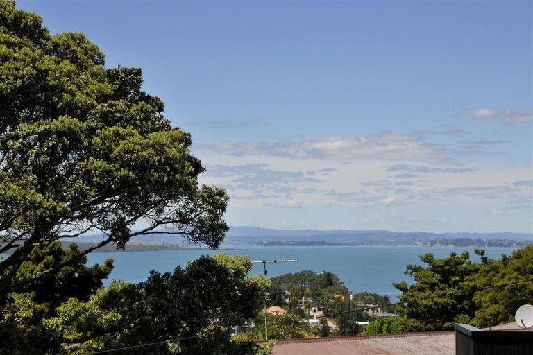 Photo of property in 1/91 Aberdeen Road, Castor Bay, Auckland, 0620