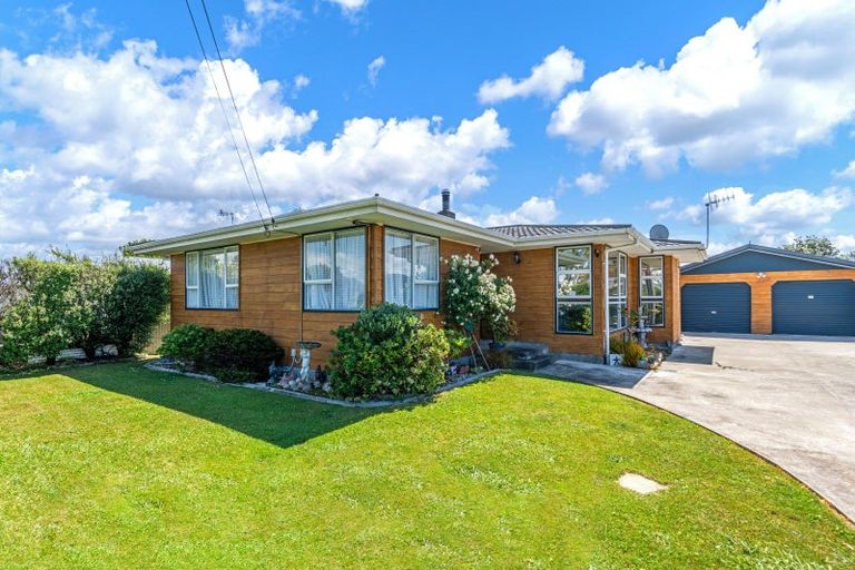 Photo of property in 43 Benmore Avenue, Cloverlea, Palmerston North, 4412