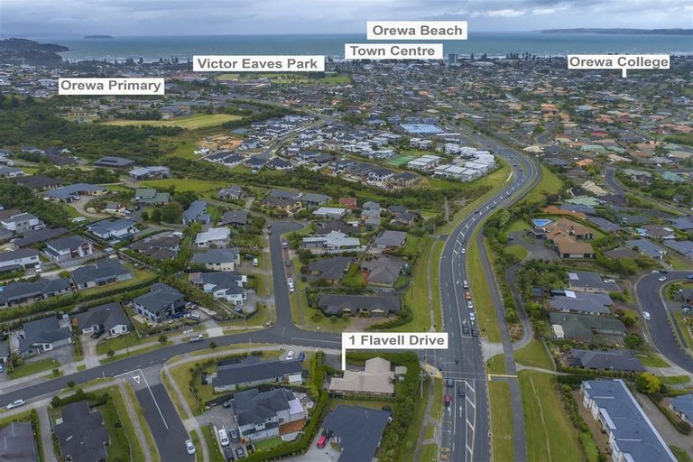 Photo of property in 1 Flavell Drive, Orewa, 0931