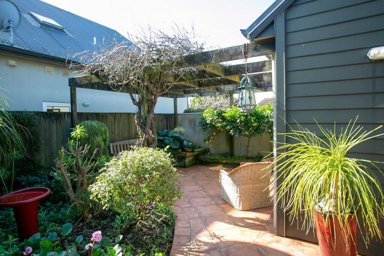 Photo of property in 29b Clare Street, Cambridge, 3434