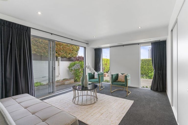 Photo of property in 38 Takutai Avenue, Bucklands Beach, Auckland, 2012