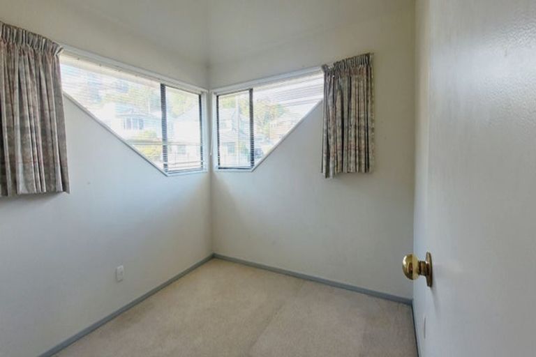 Photo of property in 33 Halladale Road, Papakowhai, Porirua, 5024