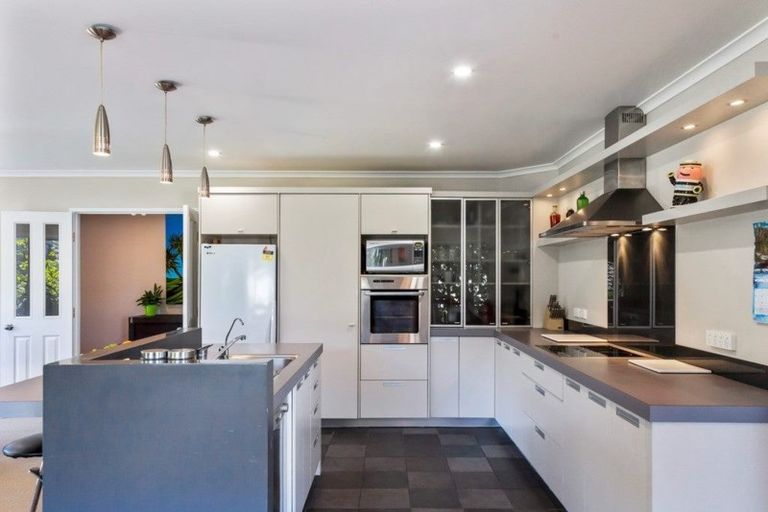 Photo of property in 223 Heta Road, Merrilands, New Plymouth, 4312