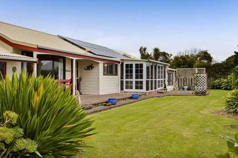 Photo of property in 16 Heaphy Road, Opunake, 4616