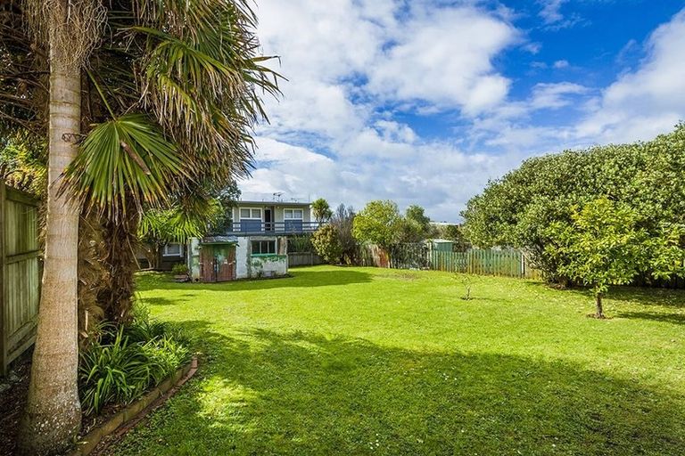 Photo of property in 78a Lake Road, Narrow Neck, Auckland, 0624