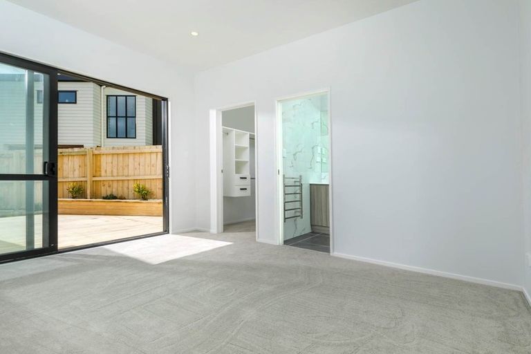 Photo of property in 62 Craigs Way, Hobsonville, Auckland, 0616