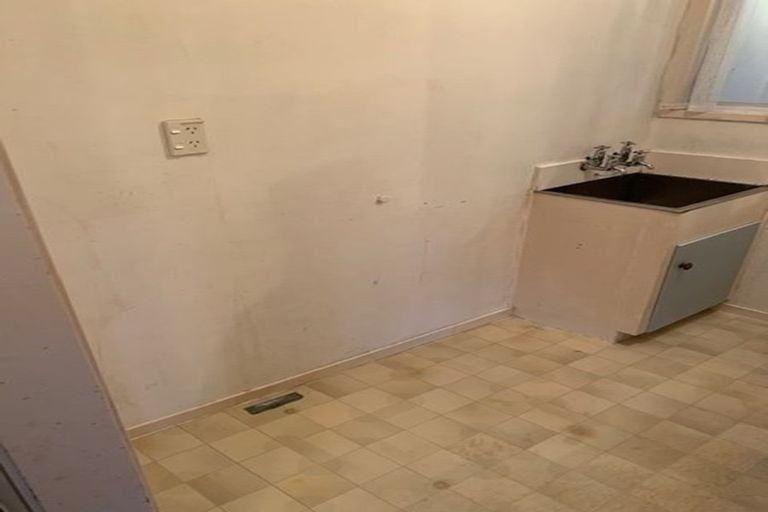 Photo of property in 5 Pavola Grove, Glenfield, Auckland, 0629