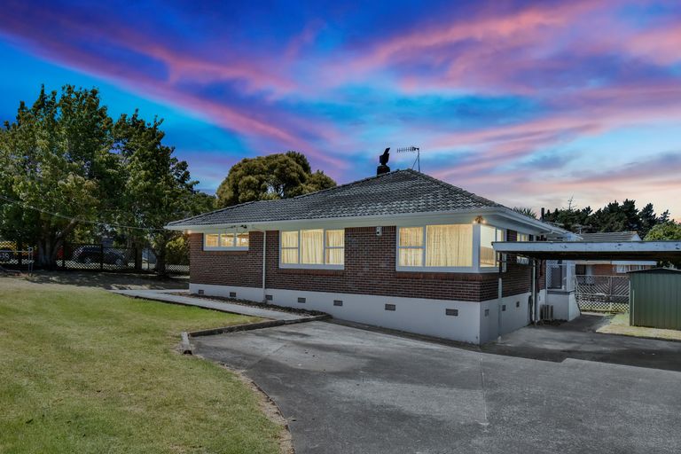 Photo of property in 1 Tanners Road, Mangere Bridge, Auckland, 2022