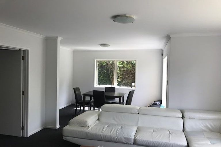 Photo of property in 18 Stolford Crescent, New Lynn, Auckland, 0600