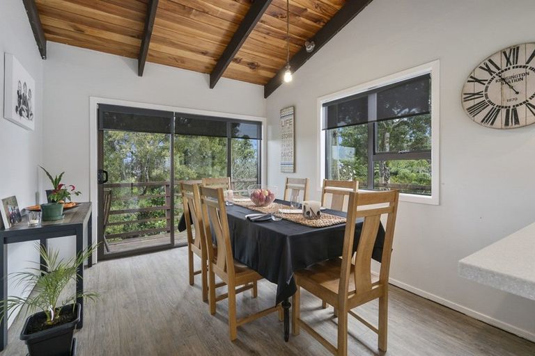 Photo of property in 12 Fairfax Terrace, Frankleigh Park, New Plymouth, 4310