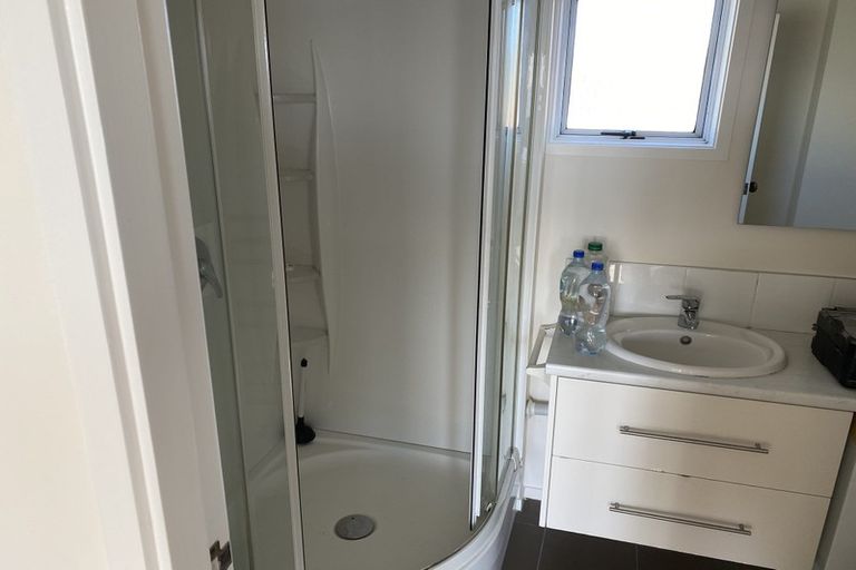 Photo of property in 10/2 Oriental Terrace, Mount Victoria, Wellington, 6011