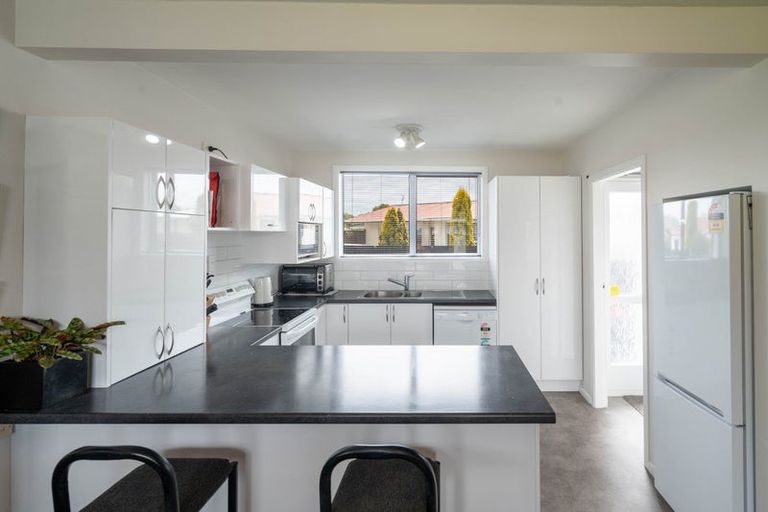 Photo of property in 12 Cowper Place, Avondale, Christchurch, 8061