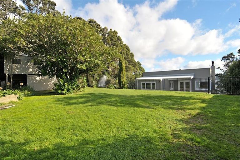 Photo of property in 35 Beacon Hill Road, Strathmore Park, Wellington, 6022