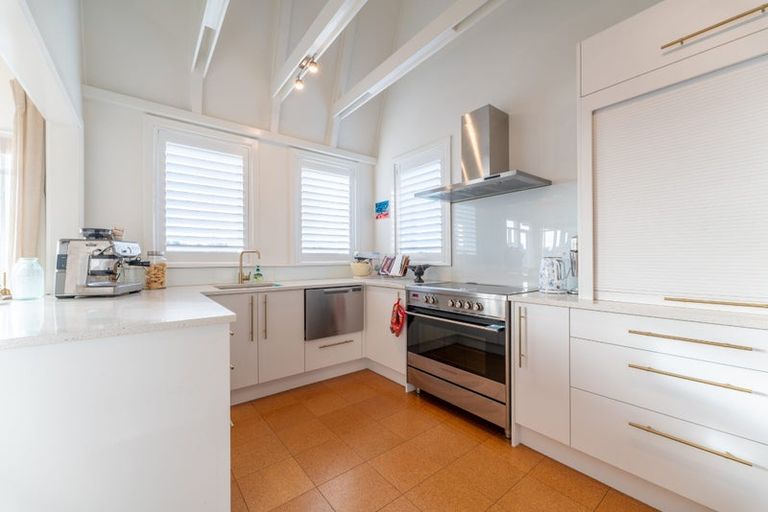 Photo of property in 82 Douglas Street, Highfield, Timaru, 7910