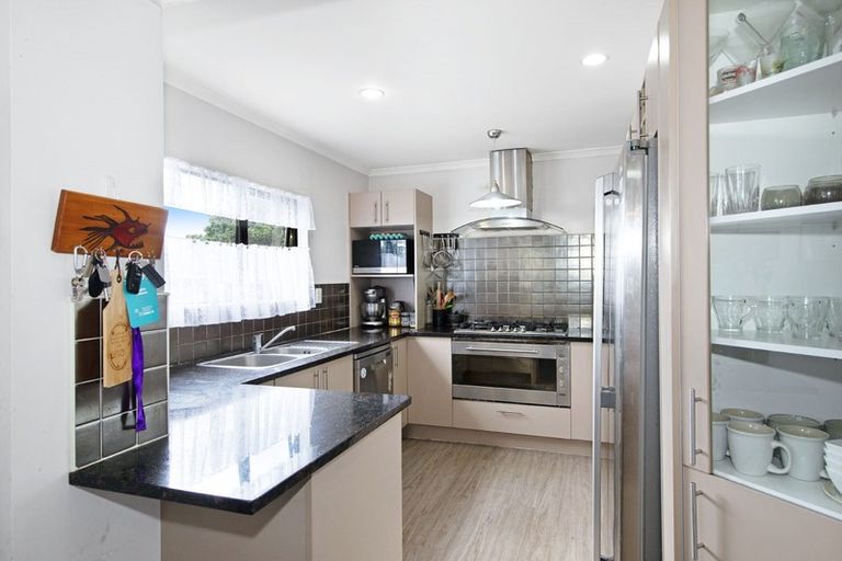 Photo of property in 56 Fruitvale Road, New Lynn, Auckland, 0600