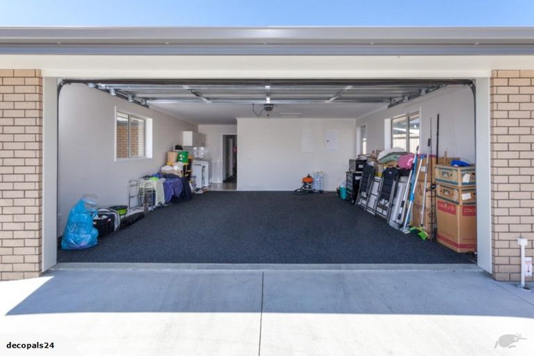 Photo of property in 80 Golden Shore Place, Coromandel, 3506