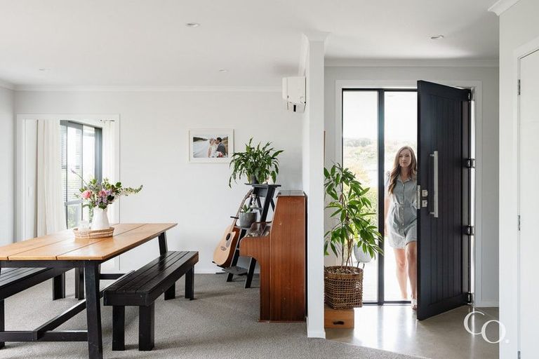 Photo of property in 15 Ballintoy Park Drive, Welcome Bay, Tauranga, 3175