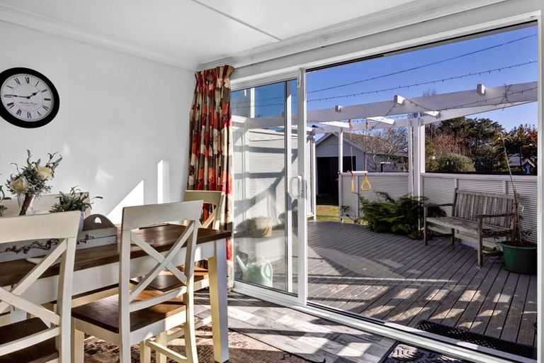 Photo of property in 37 Dixon Avenue, Hawera, 4610