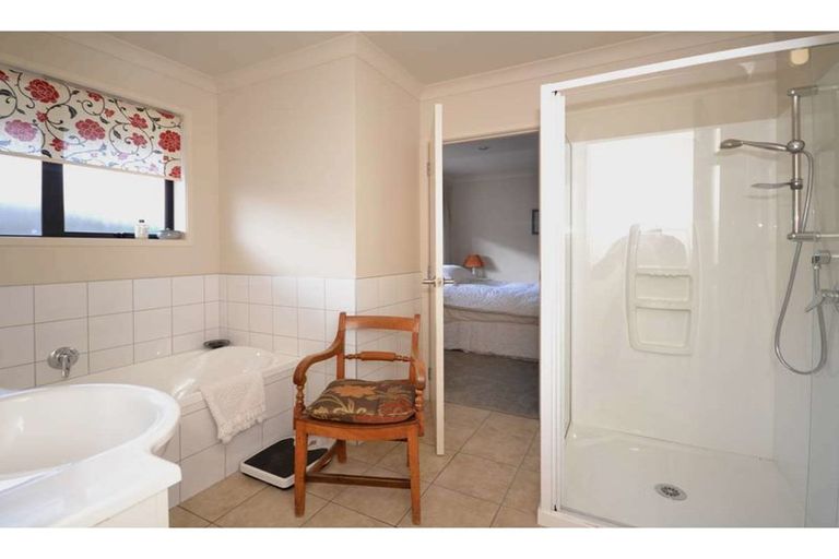 Photo of property in 28 Ranui Avenue, Kerikeri, 0230