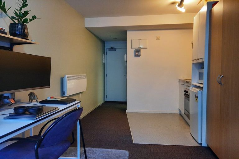 Photo of property in Viccentral, 169 The Terrace, Wellington Central, Wellington, 6011