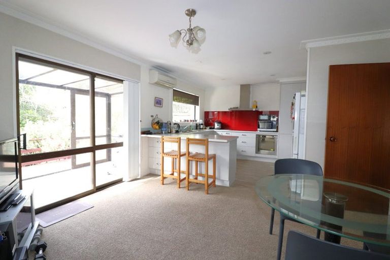 Photo of property in 2/30c Greers Road, Ilam, Christchurch, 8041