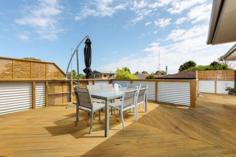 Photo of property in 4 Moorea Place, Mount Maunganui, 3116