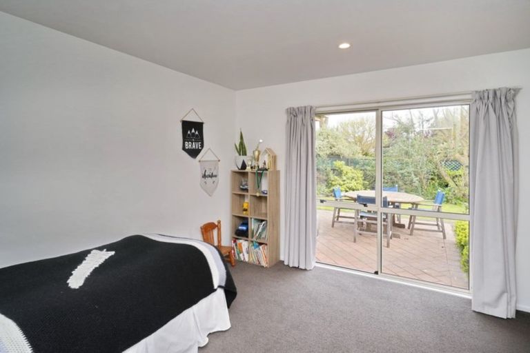 Photo of property in 1 Manahi Place, Woodend, 7610