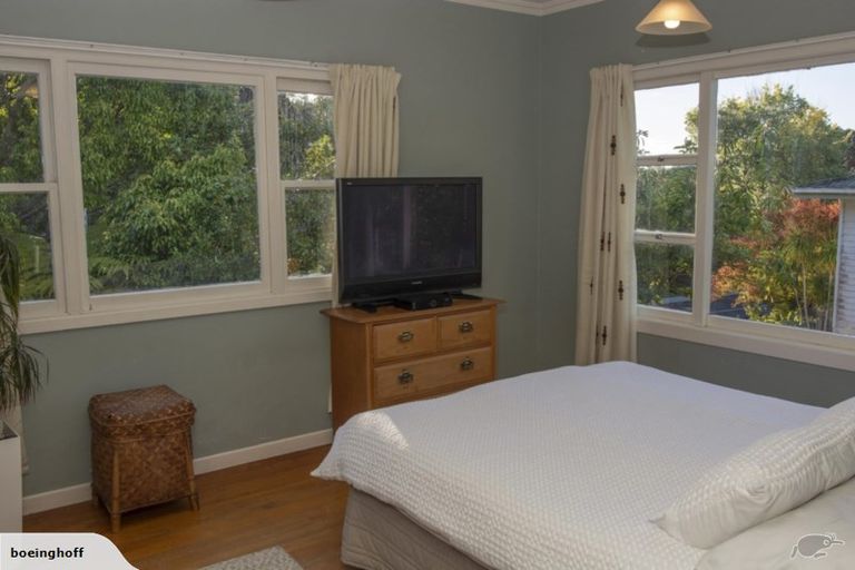 Photo of property in 6 Willowbrook Place, Titirangi, Auckland, 0604