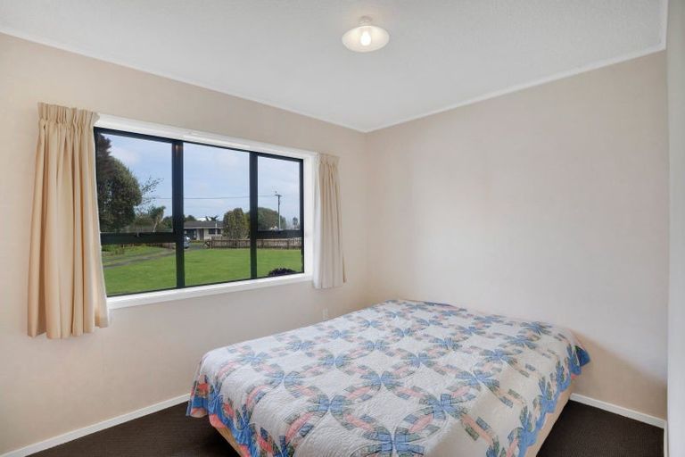 Photo of property in 16 Hussey Street, Oakura, 4314