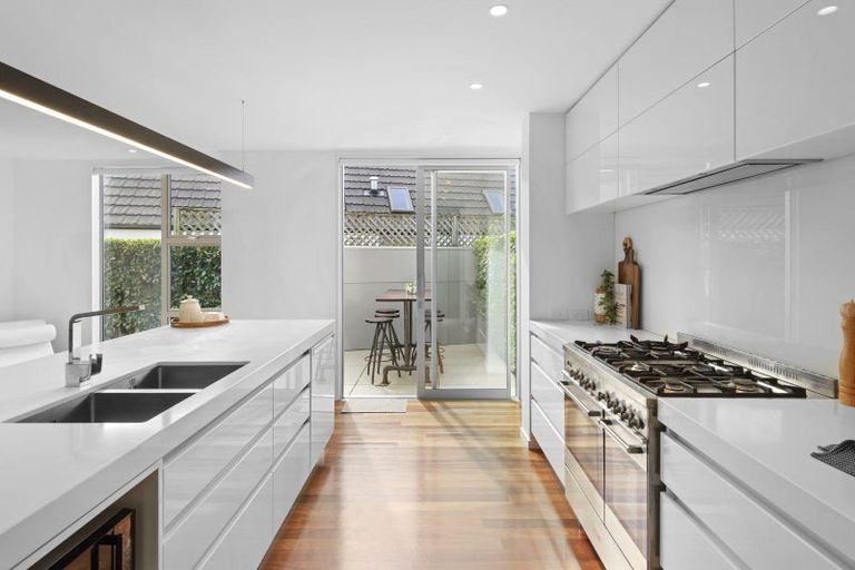 Photo of property in 29 Idris Road, Fendalton, Christchurch, 8052