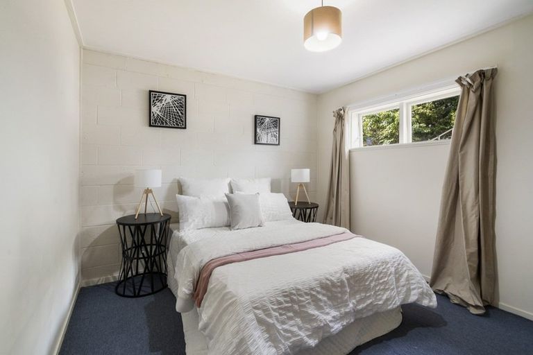 Photo of property in 1/21 Evelyn Place, Hillcrest, Auckland, 0627