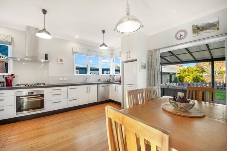 Photo of property in 11 Jellicoe Drive, Hamilton East, Hamilton, 3216