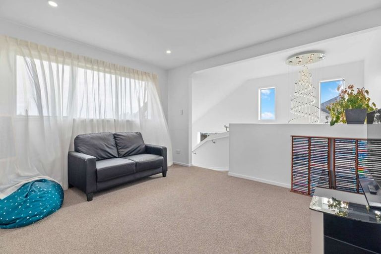Photo of property in 22 Waitahu Rise, Pukekohe, 2120